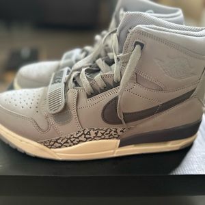 Nike Air Jordan Legacy 312 wolf Grey/LT Graphite-Sail